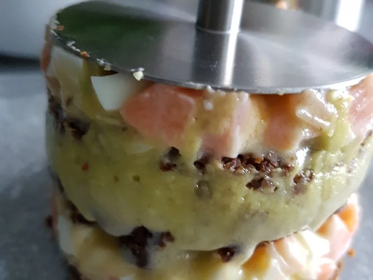 Lachs als Lachstatar mit Avocadoschaum à la Biggi - Rezept - Bild Nr. 739