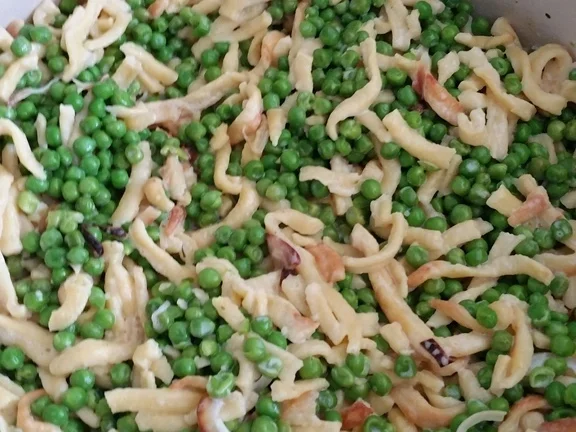 Rezept: Hähnchenbrust mit Erbsen Spätzle Topf à la Biggi Bild Nr. 739 Hähnchenbrust mit Erbsen Spätzle Topf à la Biggi - Rezept - Bild Nr. 739