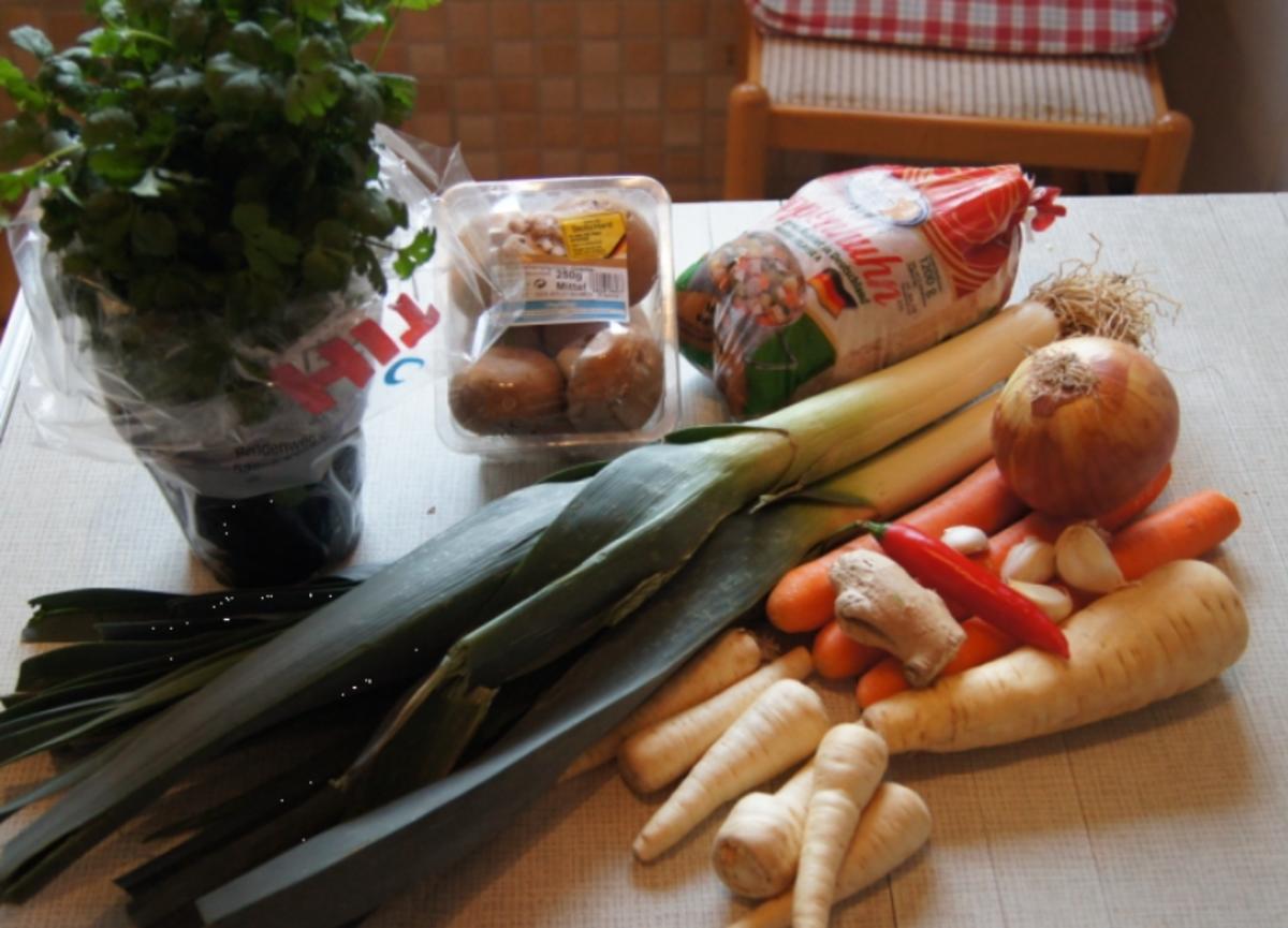 Hühnersuppe mit Gemüse und Koriander - Rezept - Bild Nr. 744