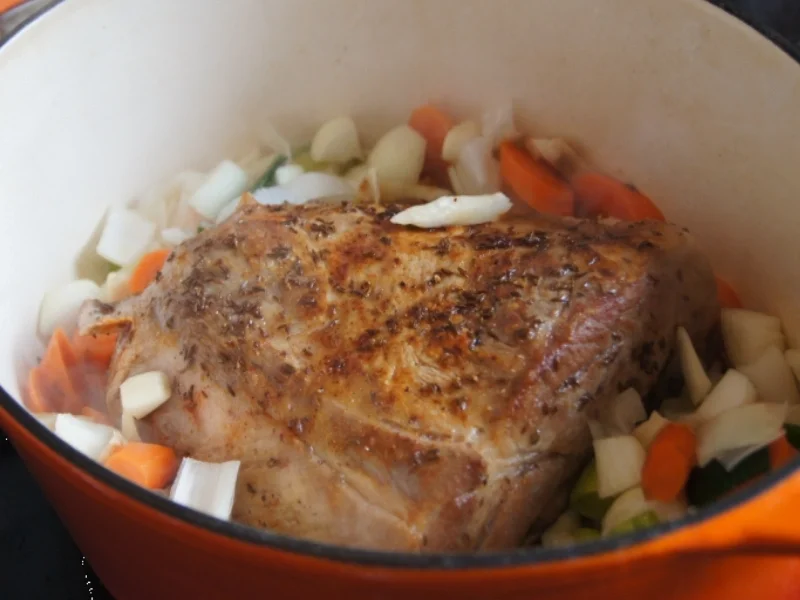 Deftiger Schweinenackenbraten mit pikanter Sauce - Rezept - Bild Nr. 3117