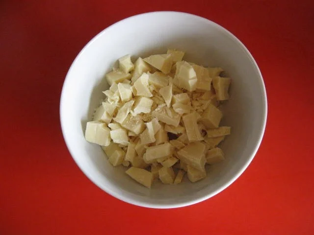 Rezept: Buttermilch Gugelhupf mit weißer Schokolade Bild Nr. 745 Buttermilch Gugelhupf mit weißer Schokolade - Rezept - Bild Nr. 745