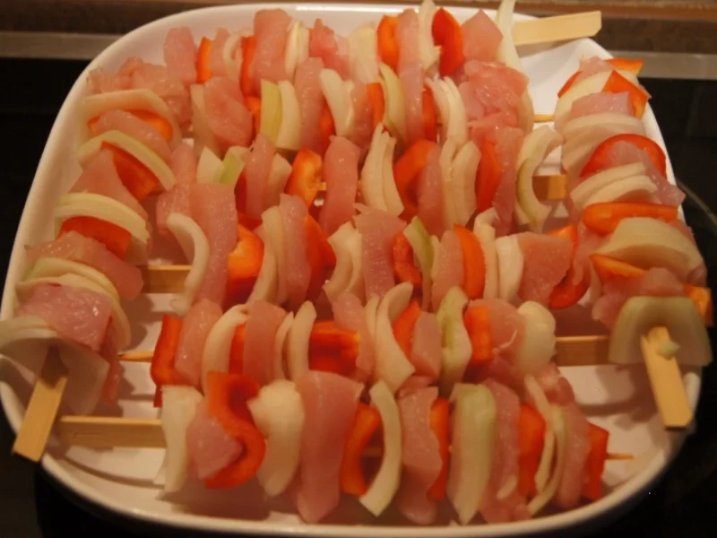 Schaschlik-Putenspieße mit Currysauce und Snaguette - Rezept - Bild Nr. 757