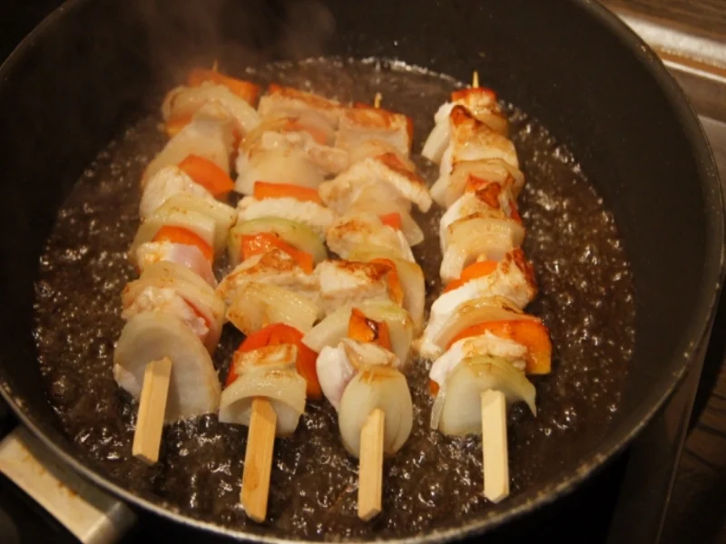 Schaschlik-Putenspieße mit Currysauce und Snaguette - Rezept - Bild Nr. 760