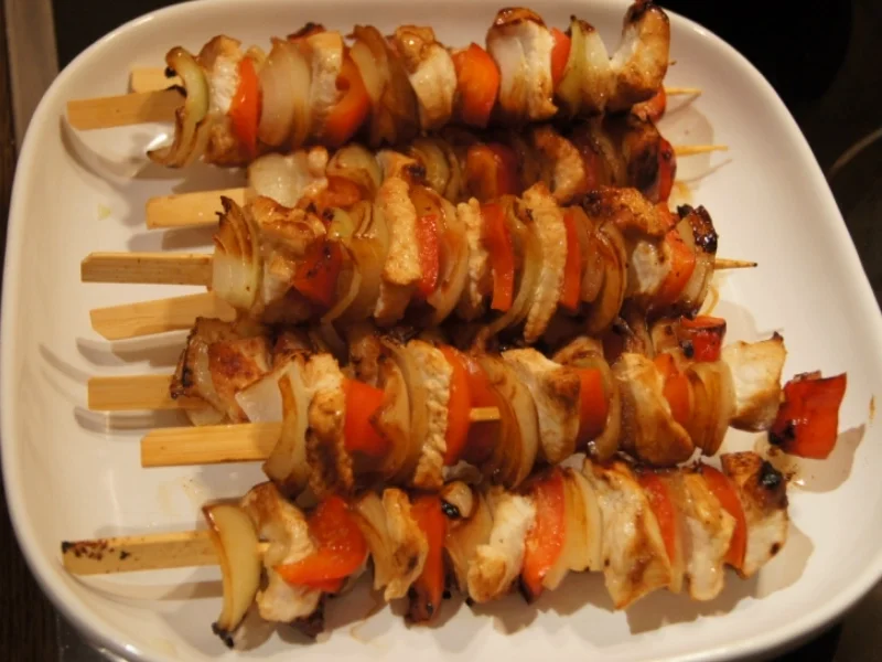 Schaschlik-Putenspieße mit Currysauce und Snaguette - Rezept - Bild Nr. 761