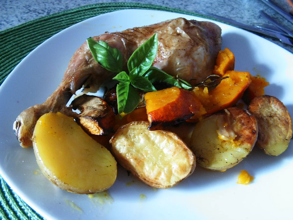 Rezept: Hähnchenkeulen auf Kürbis und Drillingen Bild Nr. 763 Hähnchenkeulen auf Kürbis und Drillingen - Rezept - Bild Nr. 763