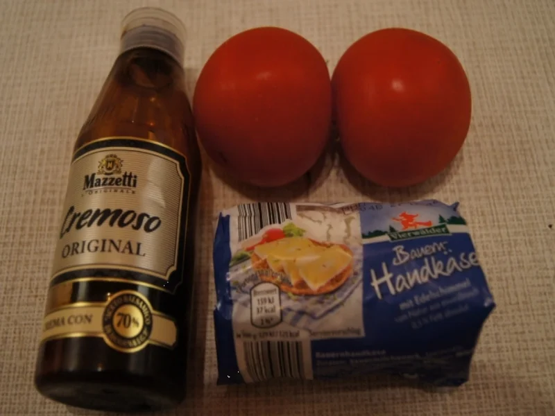 Rezept: Tomaten-Bauern-Handkäse-Teller Bild Nr. 2 Tomaten-Bauern-Handkäse-Teller - Rezept - Bild Nr. 2