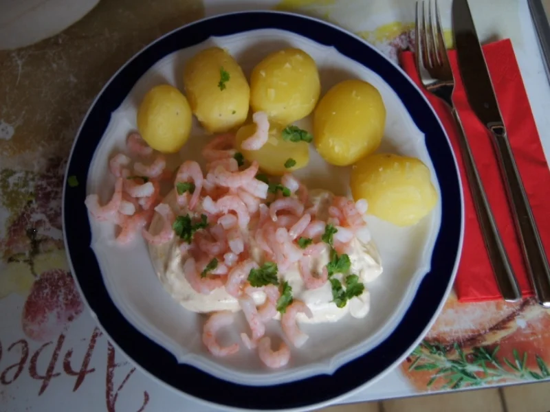 Pellkartoffeln mit Curry-Paprika-Quark und Eismeer-Garnelen - Rezept - Bild Nr. 764