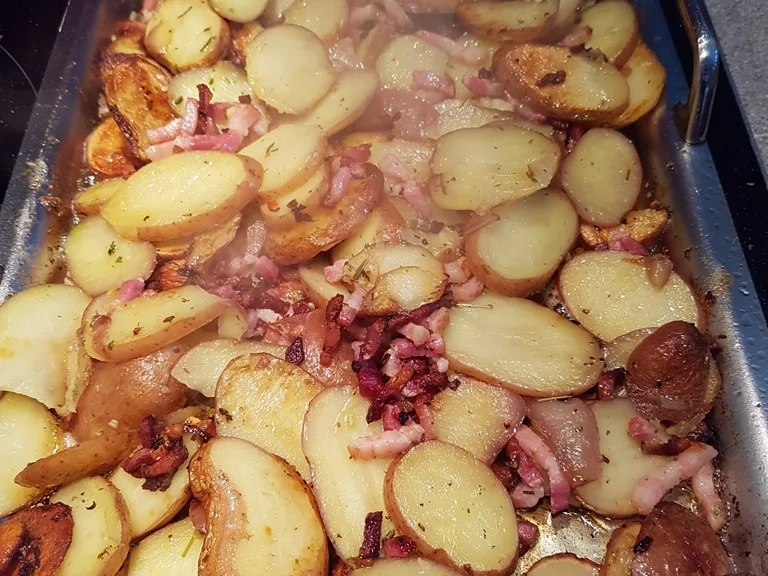 Rezept: Feldsalat in Begleitung einer Kalbsbratwurst Bild Nr. 2 Feldsalat in Begleitung einer Kalbsbratwurst - Rezept - Bild Nr. 2