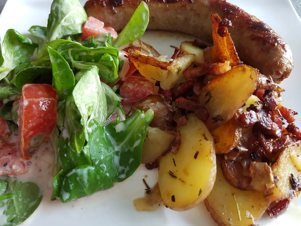 Rezept: Feldsalat in Begleitung einer Kalbsbratwurst Bild Nr. 4 Feldsalat in Begleitung einer Kalbsbratwurst - Rezept - Bild Nr. 4