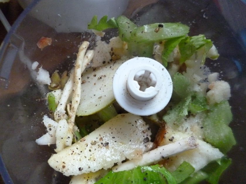 Gemischter Meerrettich mit Apfel, Birne, Sellerie, Schwarzem Rettich