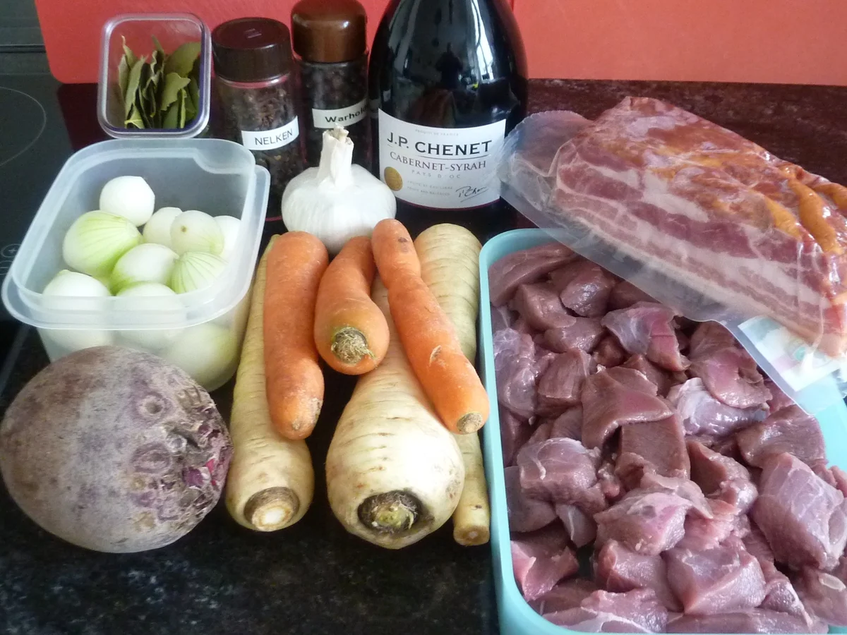 Rezept: Wildschweinragout im Rotwein Bild Nr. 789 Wildschweinragout im Rotwein - Rezept - Bild Nr. 789