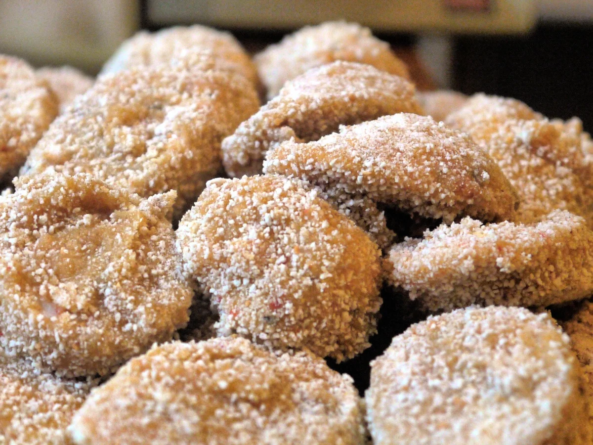 Linsensalat mit panierten Weißwurstscheiben - Rezept - Bild Nr. 830