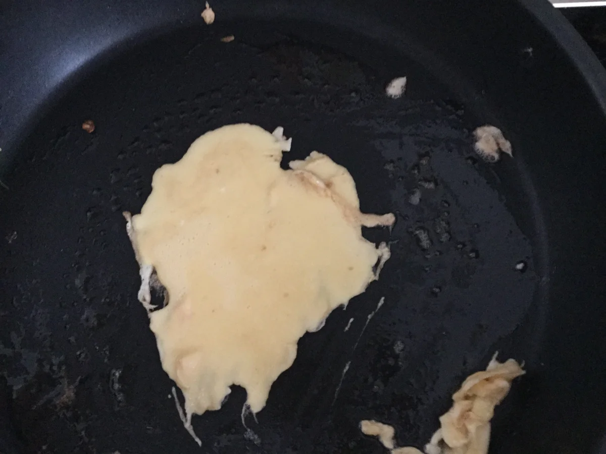 dünne Eierküchlein mit Himbeermarmelade - Rezept - Bild Nr. 791