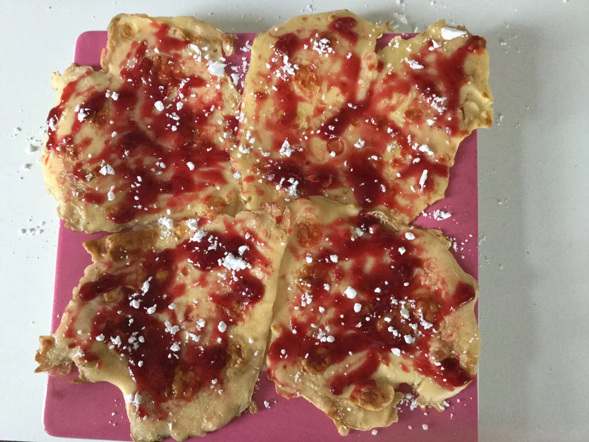 dünne Eierküchlein mit Himbeermarmelade - Rezept - Bild Nr. 788