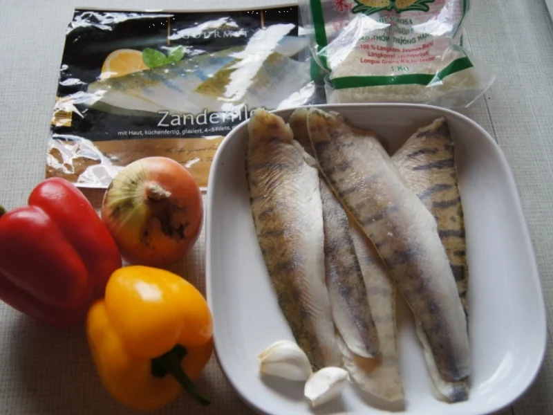 Zanderfilets auf Gemüsebett mit Curryreis - Rezept - Bild Nr. 792