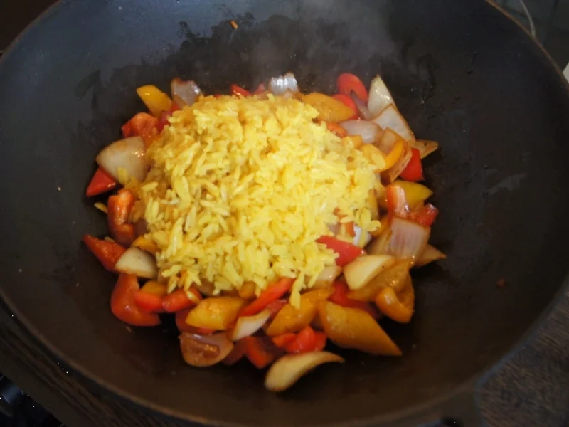 Zanderfilets auf Gemüsebett mit Curryreis - Rezept - Bild Nr. 800