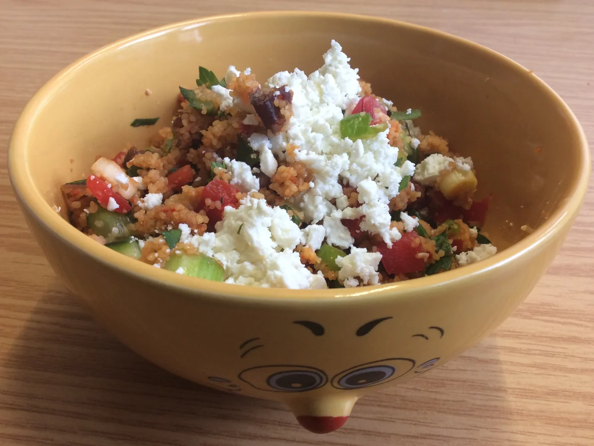 Couscous-Salat mit Granatapfel und Datteln - Rezept - Bild Nr. 828