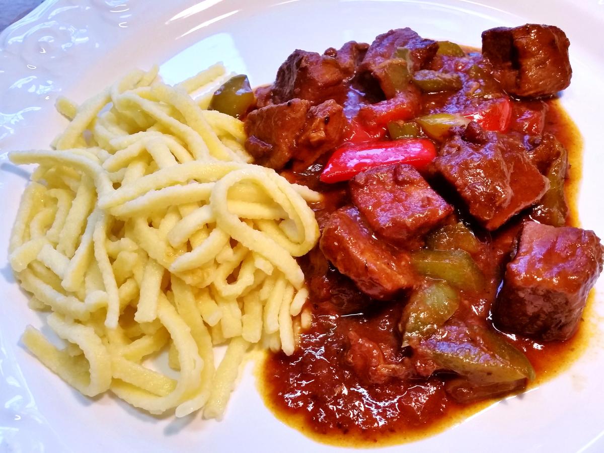 Paprika Gulasch - einfach - von mimi