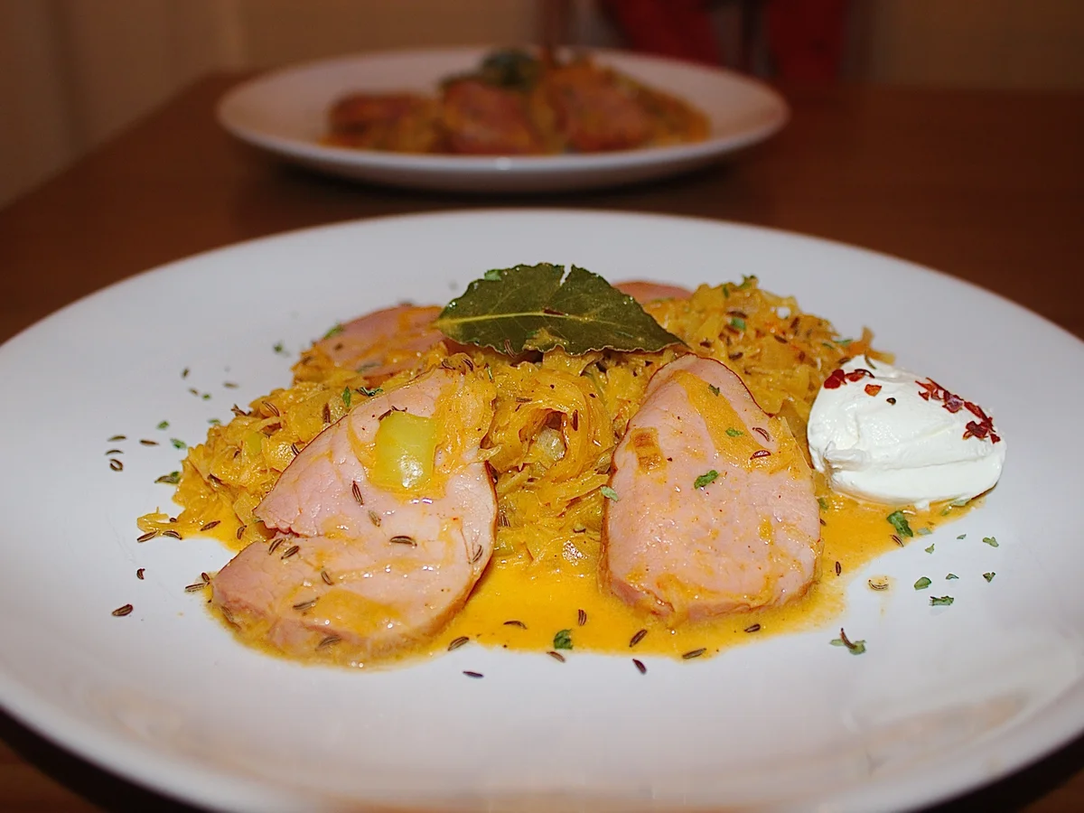 Kürbis-Paprika-Sauerkraut mit Ajvar & geräuchertem Schweinefilet - Rezept - Bild Nr. 836