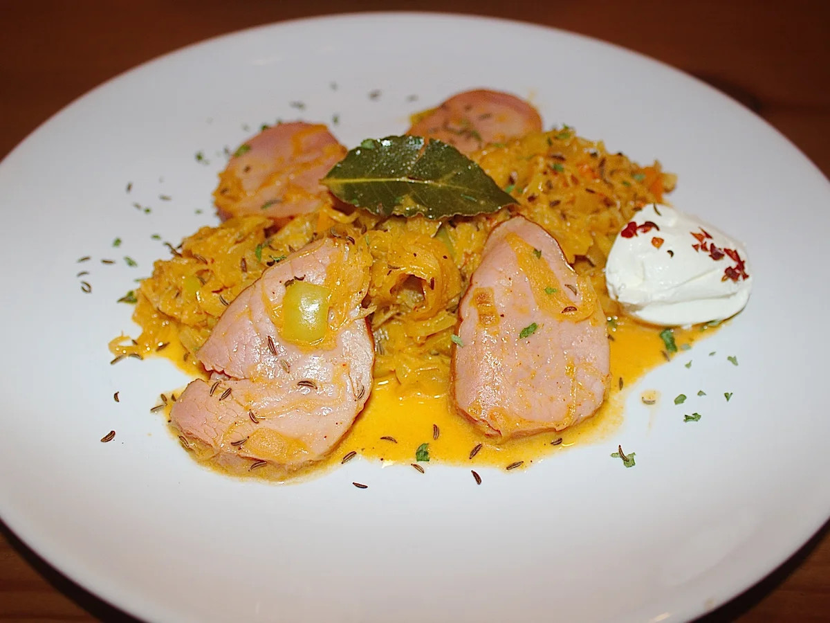 Kürbis-Paprika-Sauerkraut mit Ajvar & geräuchertem Schweinefilet - Rezept - Bild Nr. 837