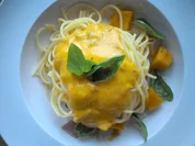 glutenfreie Pasta mit Kürbis - Ingwer - Soße - Rezept