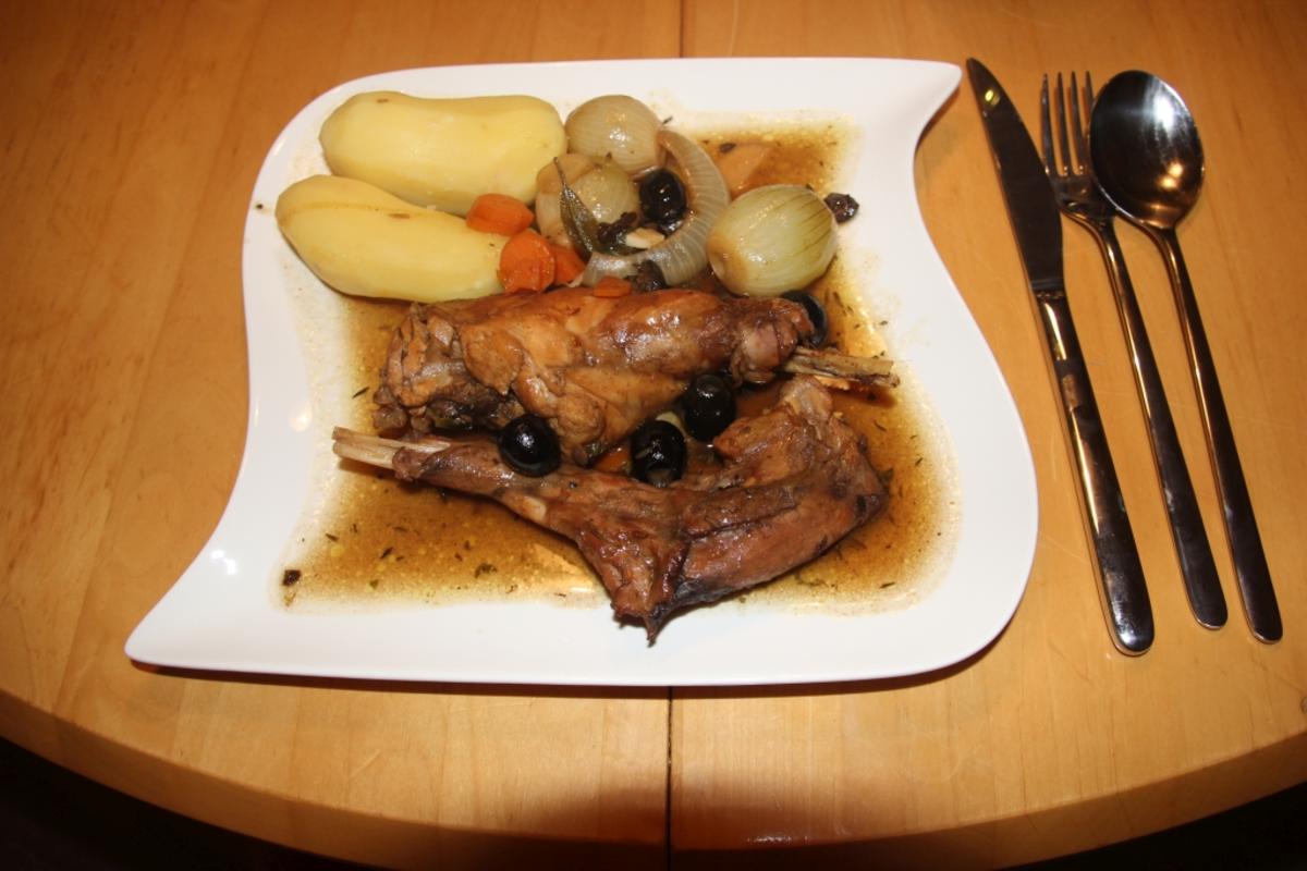 Bilder für Kaninchen mit Weißwein-Balsamico und Oliven - Rezept