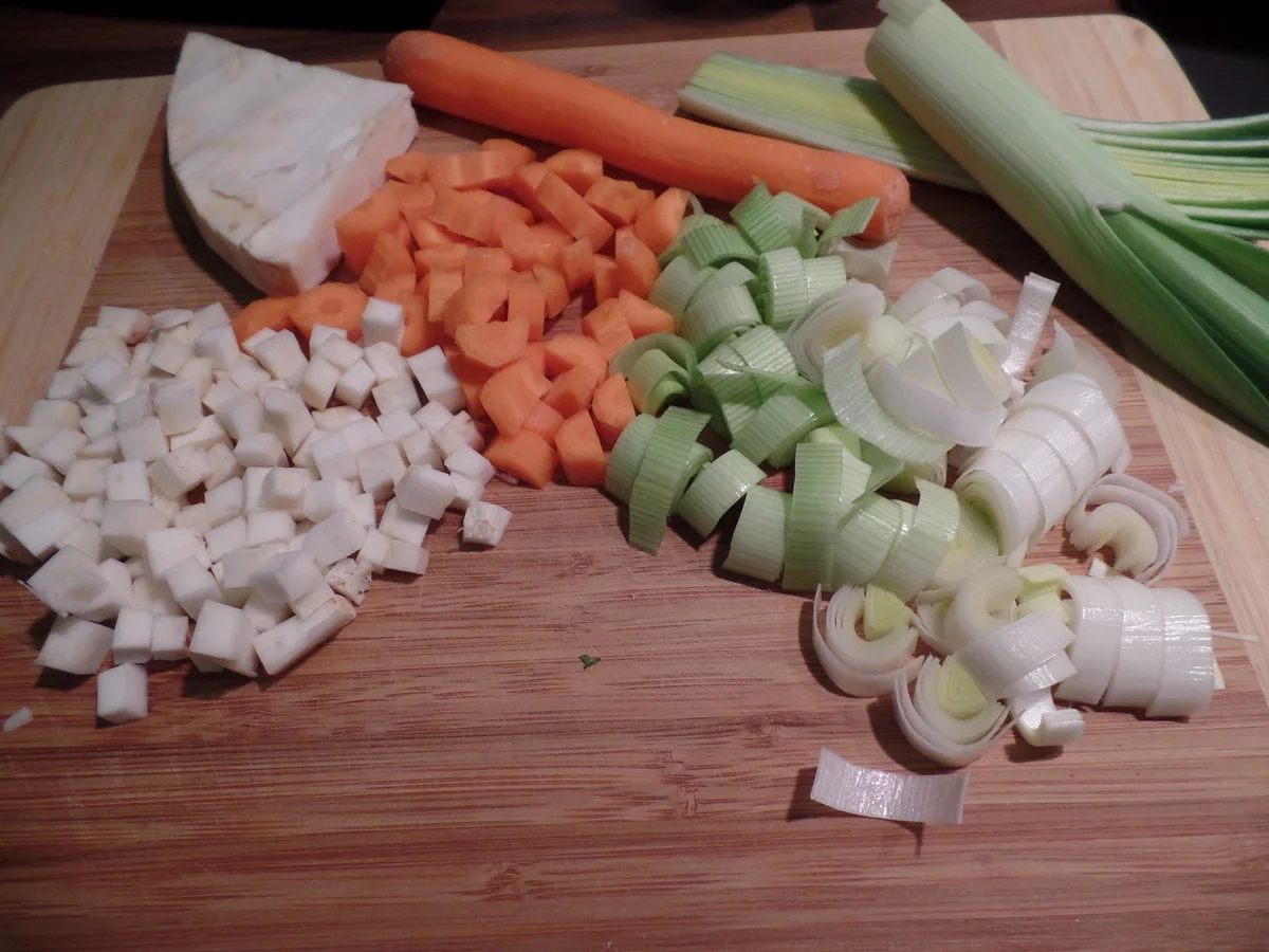 Rotbarschröllchen auf Gemüse - Rezept - Bild Nr. 837