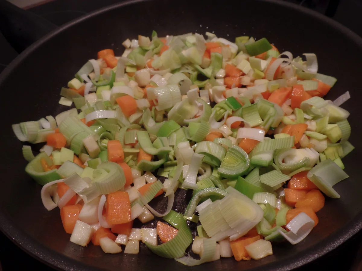 Rotbarschröllchen auf Gemüse - Rezept - Bild Nr. 839