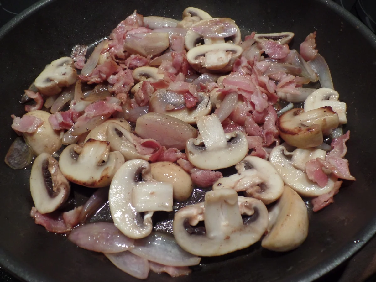 Schweinefilet mit Pfefferrahmsauce  und Pilzgemüse - Rezept - Bild Nr. 855