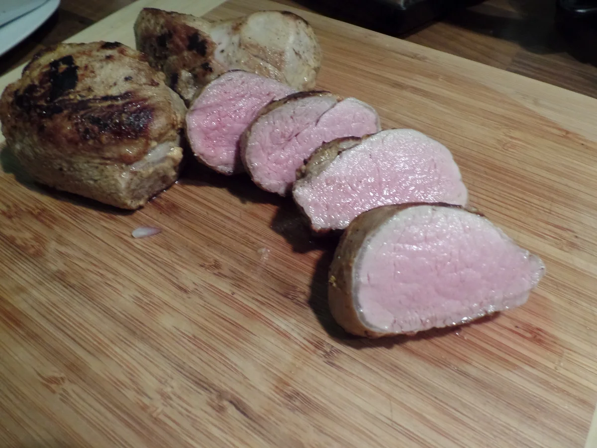 Schweinefilet mit Pfefferrahmsauce  und Pilzgemüse - Rezept - Bild Nr. 862