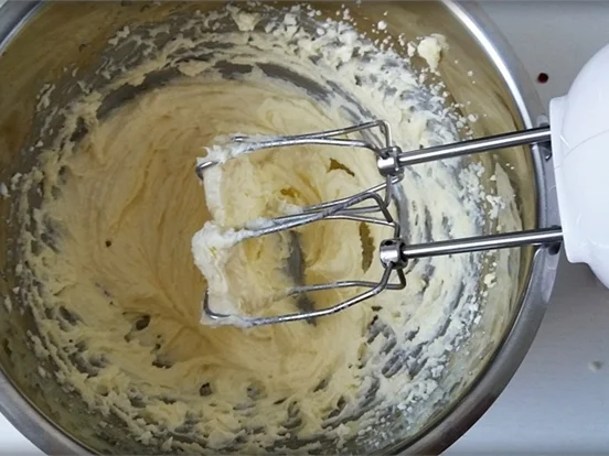 Kuchen mit Kokos-Mehl-Milch verfeinert  &  „Coca Cola Kaviar“ - Rezept - Bild Nr. 860