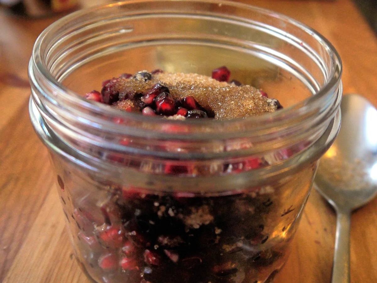 Kokos-Tonka-Mousse mit Granatapfel - Rezept - Bild Nr. 9