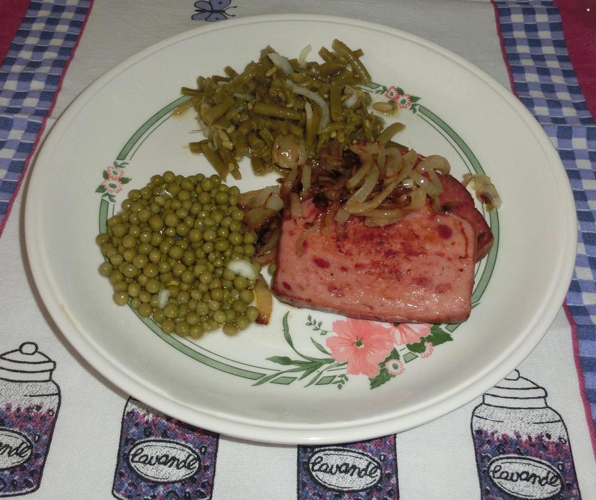 Gebratener Fleischkäse mit Salaten - Rezept - Bild Nr. 896