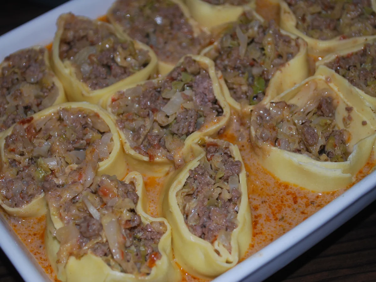 Nudel-Rolls mit Wirsing-Hackfüllung in Käsesauce - Rezept - Bild Nr. 899