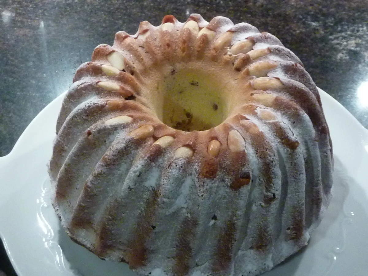 Gaby's Gougelhopf mit Studentenfutter - Rezept - Bild Nr. 917