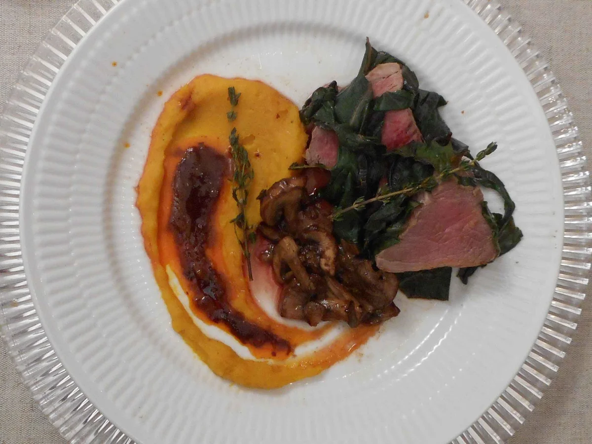 Kalbsfilet im Mangoldmantel mit Rotwein-Schalotten-Soße und Kürbis-Kartoffelpüree - Rezept - Bild Nr. 920