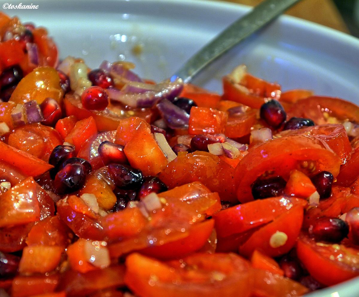 Tomaten-Granatapfel-Salat - Rezept mit Bild - kochbar.de