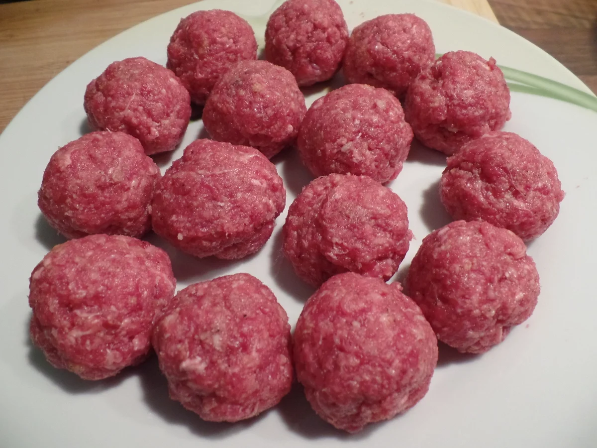 Rezept: Kohlrabi-Kartoffel-Suppe mit Fleischklößchen Bild Nr. 925 Kohlrabi-Kartoffel-Suppe mit Fleischklößchen - Rezept - Bild Nr. 925