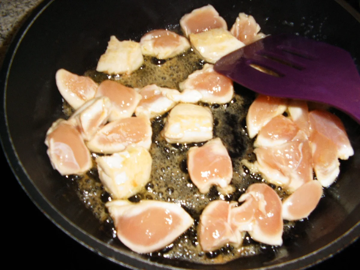 Rezept: Erdnuss-Hähnchen-Pfanne Bild Nr. 919 Erdnuss-Hähnchen-Pfanne - Rezept - Bild Nr. 919