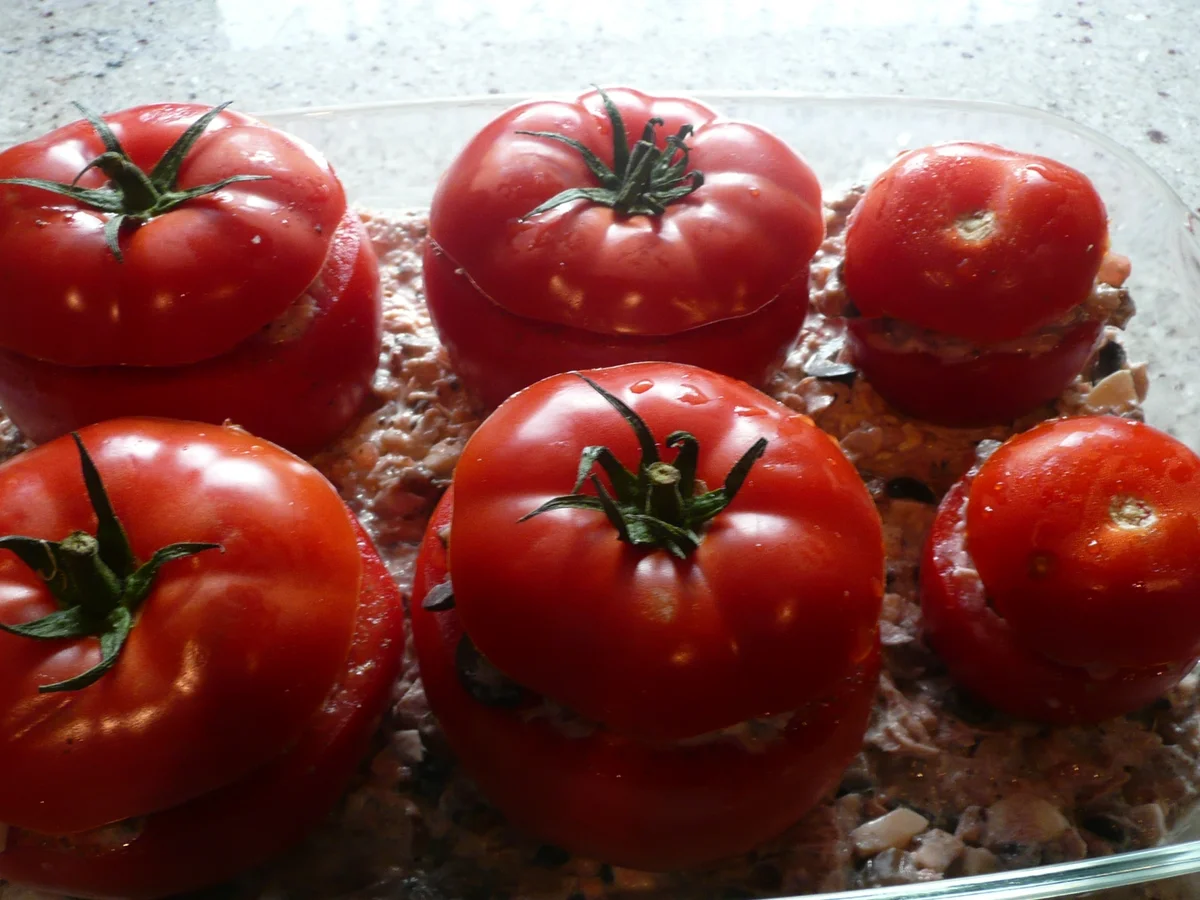Tomaten mit saftigerThunfisch Champignonfüllung - Rezept - Bild Nr. 923