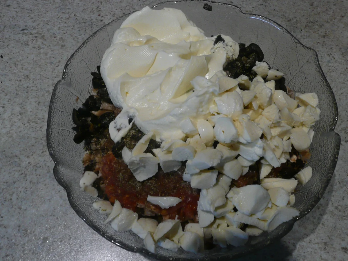 Tomaten mit saftigerThunfisch Champignonfüllung - Rezept - Bild Nr. 925