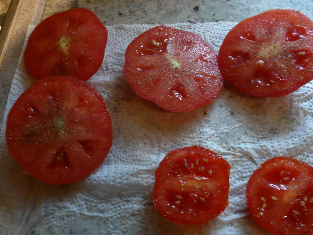 Tomaten mit saftigerThunfisch Champignonfüllung - Rezept - Bild Nr. 931
