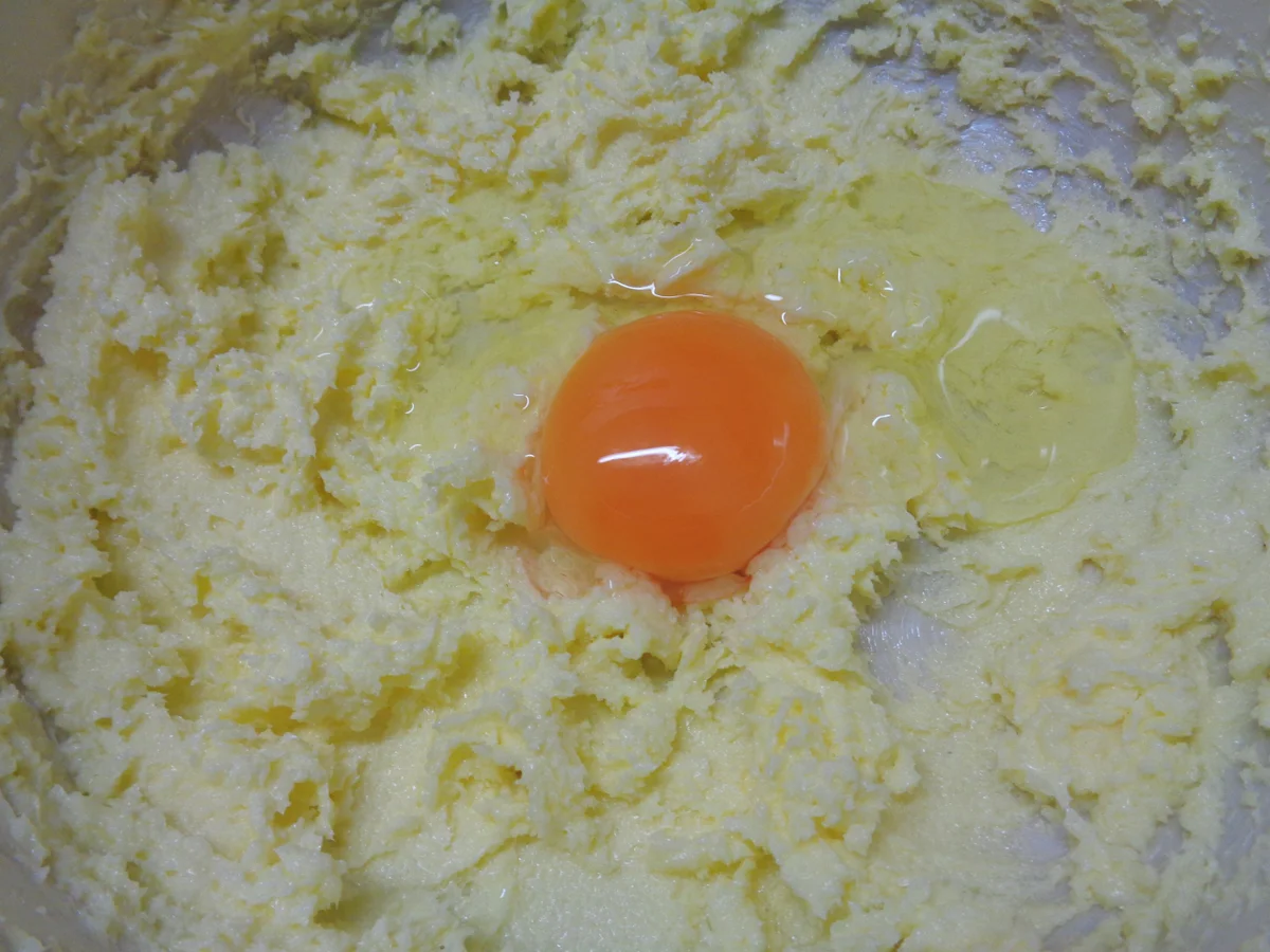 Rezept: Calvados - Apfel in Rührteig mit Zitrone und Zitronen - Glasur ... Bild Nr. 938 Calvados - Apfel in Rührteig mit Zitrone und Zitronen - Glasur ... - Rezept - Bild Nr. 938