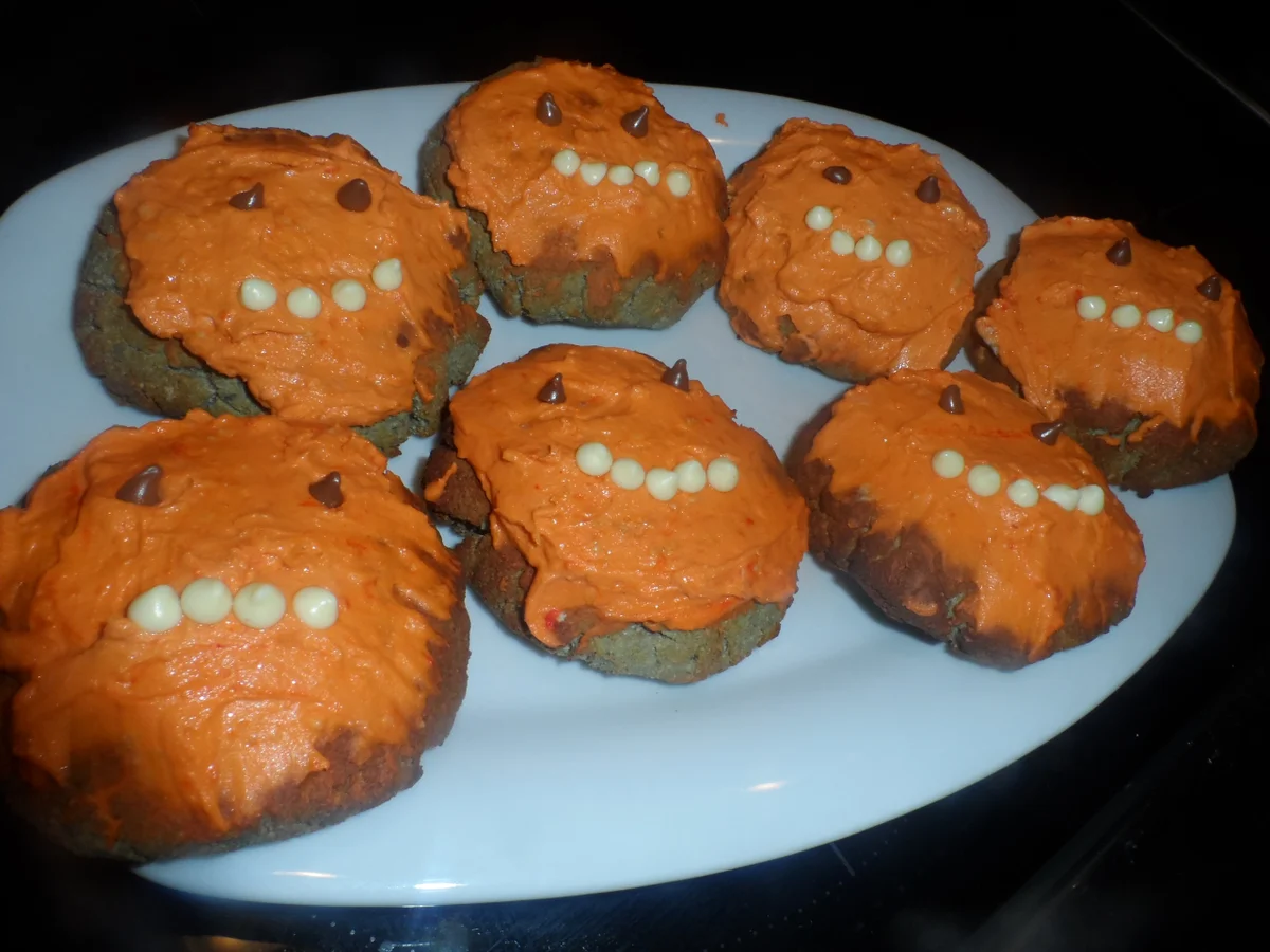 Rezept: BiNe` S HALLOWEEN BÄLLCHEN Bild Nr. 936 BiNe` S HALLOWEEN BÄLLCHEN - Rezept - Bild Nr. 936