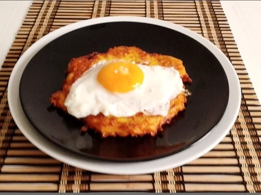 Rezept: Hokkaido-Kartoffel-Rösti mit Spiegelei und Wildlachs Bild Nr. 939 Hokkaido-Kartoffel-Rösti mit Spiegelei und Wildlachs - Rezept - Bild Nr. 939