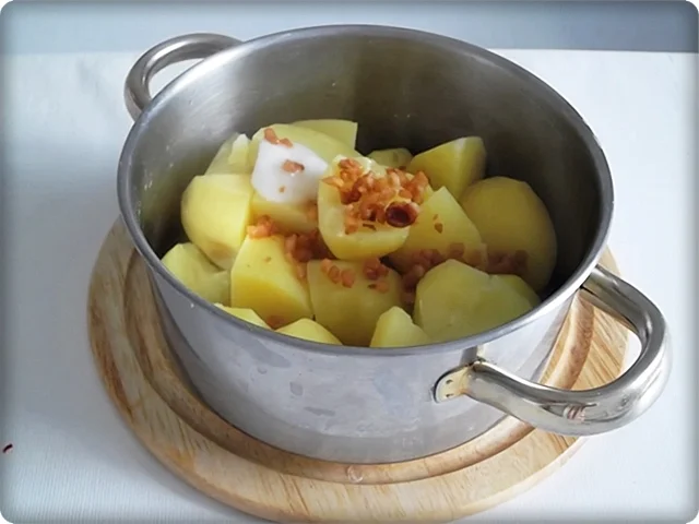 Rezept: Blutwurst mit Sauerkraut und Stampfkartoffeln Bild Nr. 6 Blutwurst mit Sauerkraut und Stampfkartoffeln - Rezept - Bild Nr. 6