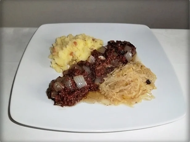 Rezept: Blutwurst mit Sauerkraut und Stampfkartoffeln Bild Nr. 12 Blutwurst mit Sauerkraut und Stampfkartoffeln - Rezept - Bild Nr. 12