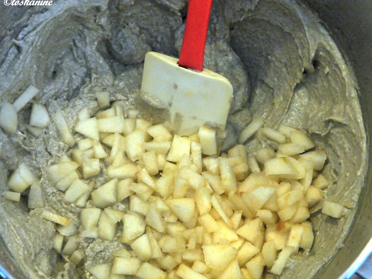 Rezept: Rotwein-Birnen-Kuchen Bild Nr. 933 Rotwein-Birnen-Kuchen - Rezept - Bild Nr. 933