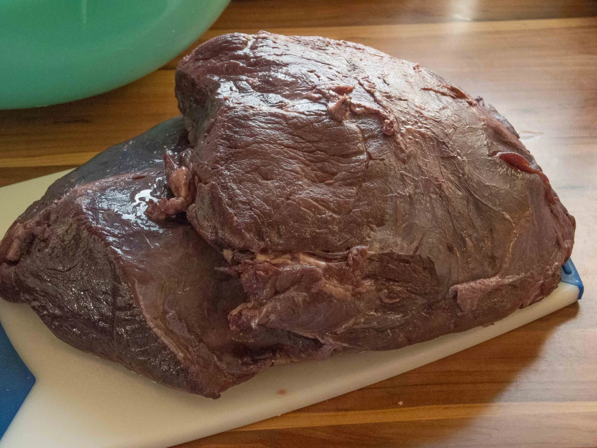 Sauerbraten vom Wildschwein in Rotweinsoße - Rezept - Bild Nr. 1020