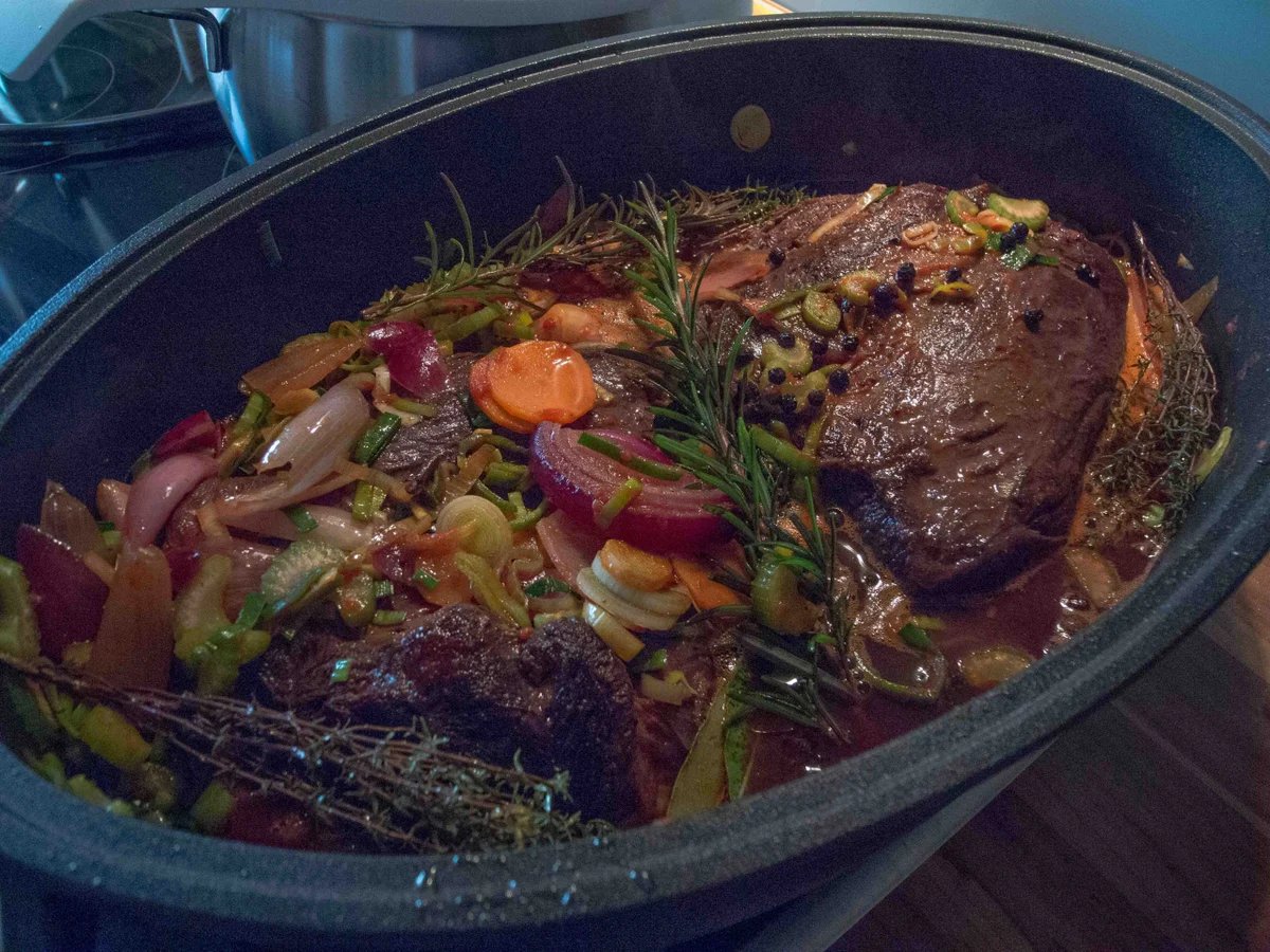 Sauerbraten vom Wildschwein in Rotweinsoße - Rezept - Bild Nr. 1021